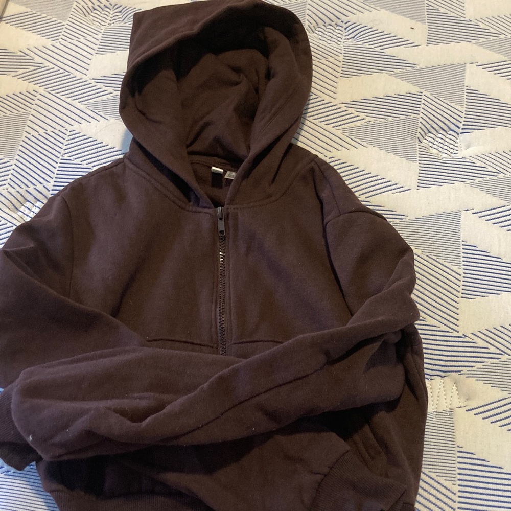 Unworn Divided Women's Cropped Zip-Up Sweater